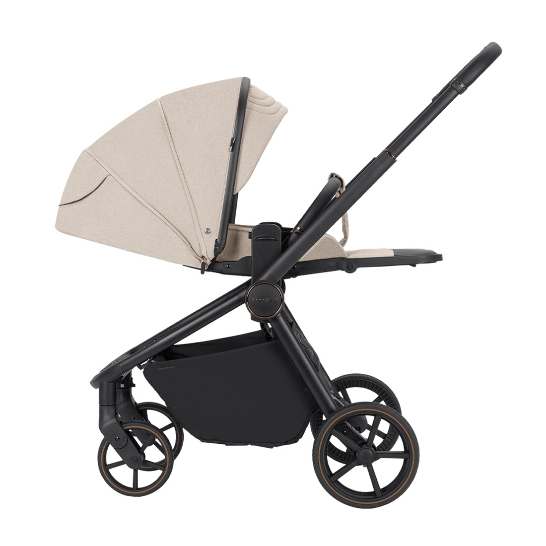 Универсальная коляска Epica 3 в 1 2025 Прогулочный модуль складывается текстилем внутрь - сиденье не пачкается в процессе транспортировки коляски в багажнике авто.