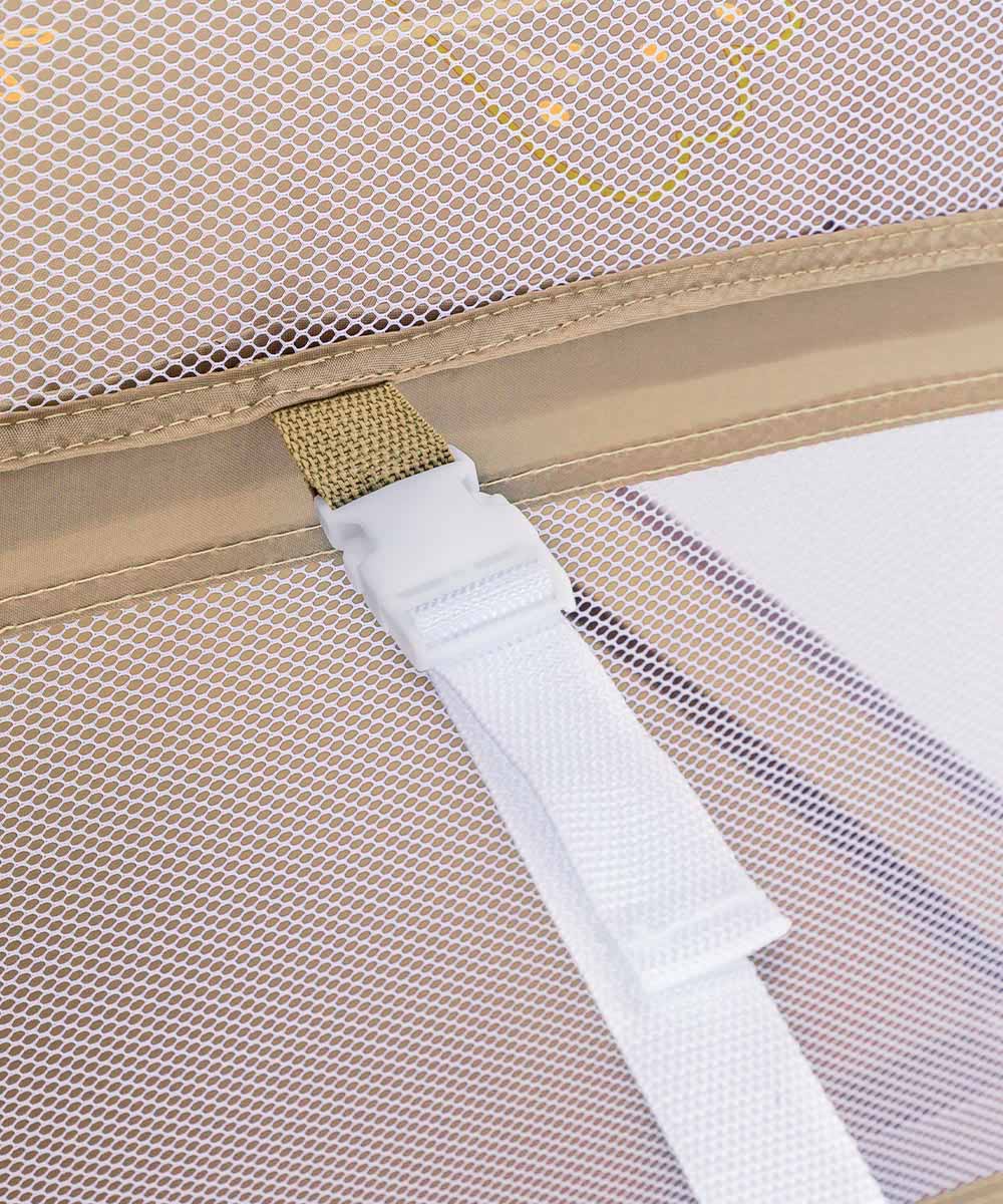 Приставная кровать-манеж Porta 2025 Чтобы во время ночного сна кроватка с ребенком была надежно закреплена рядом с родительской кроватью - используйте крепёжные ремни, которые входят в комплект.