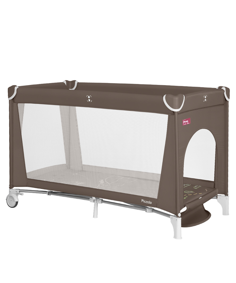 Манеж Piccolo 2023 Боковой лаз на молнии превращает манеж в игровое пространство для подросшего ребенка.