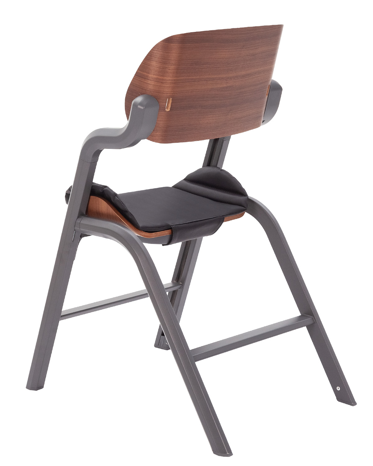 Шезлонг и стульчик-трансформер Combi 2025 В дальнейшем, стульчик можно использовать в качестве приставного к семейному столу.