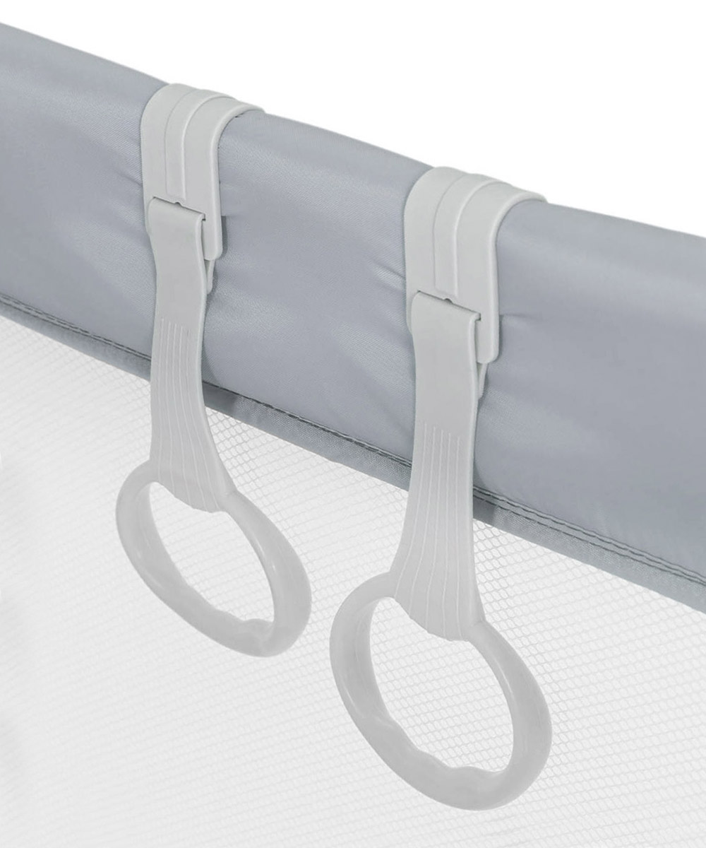 Манеж Grande 2023 ﻿В комплект входят прицепные кольца: детки любят подтягиваться за них, развивая свой вестибулярный аппарат.  